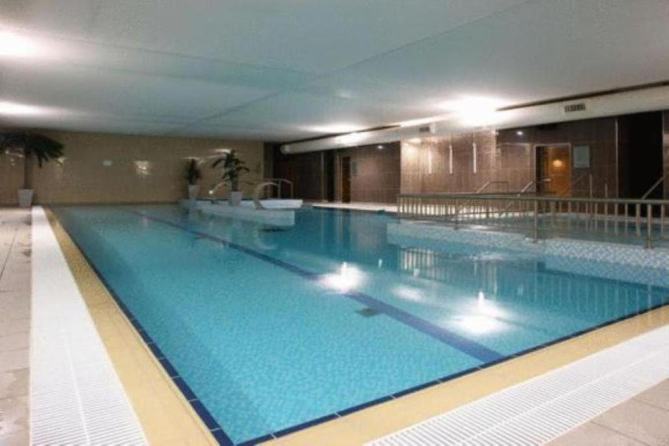 Maldron Hotel Талат Екстериор снимка