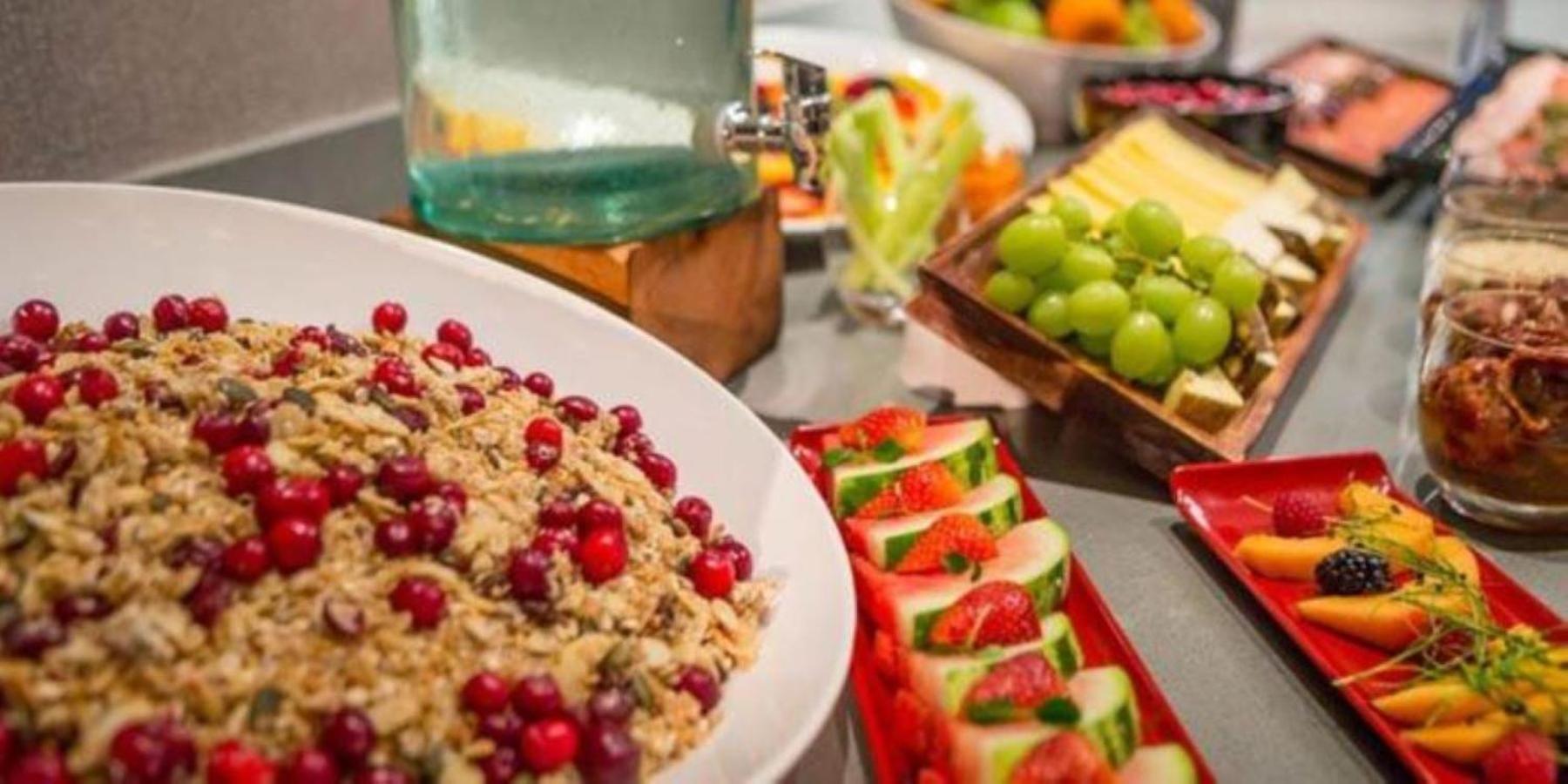 Maldron Hotel Талат Екстериор снимка