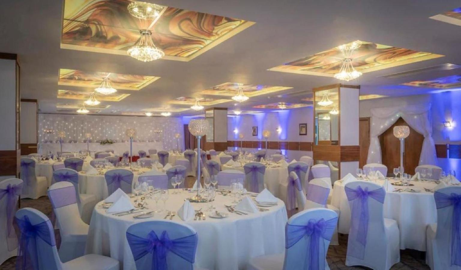 Maldron Hotel Талат Екстериор снимка