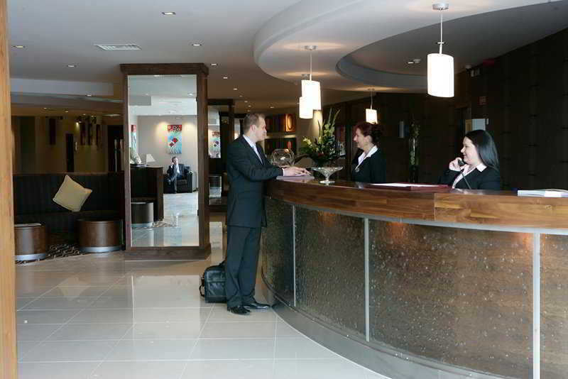 Maldron Hotel Талат Интериор снимка