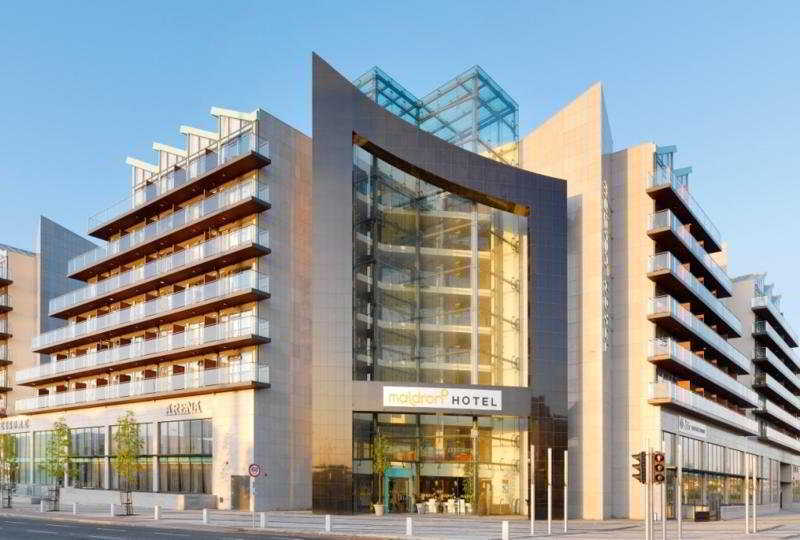 Maldron Hotel Талат Екстериор снимка